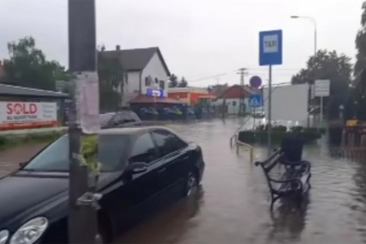 Nevrijeme stiglo u Srbiju, "pliva" Subotica (VIDEO)