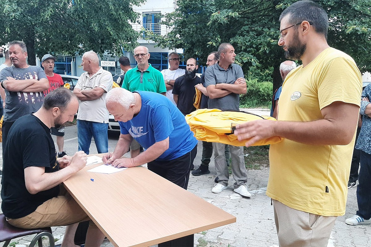 Pčelari dobili 125 odijela