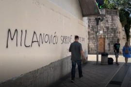 Neprimjeren grafit protiv Milanovića i Dodika u Splitu