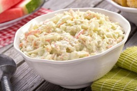 Kako se pravi osvježavajuća kupus salata?