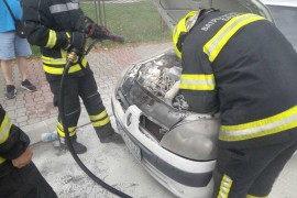 Gorio automobil u Banjaluci (FOTO)