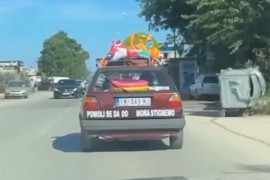 Golfom krenuo na Jadran: "Pomoli se da do mora stignemo"