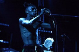 Triki prekinuo koncert na Nišvilu (VIDEO)