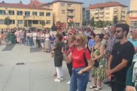 Protest u Gradačcu: Nasilje nema opravdanja, državu će preuzeti ...