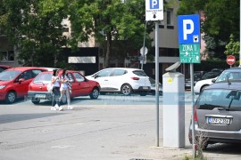 Vraćene table sa starim cijenama parkinga u Banjaluci (FOTO)