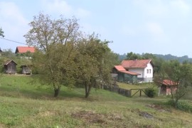 Uhapšen osumnjičeni za napad na srpsku povratnicu u selu kod Lukavca