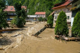 Brže zapošljavanje stranaca u Sloveniji radi saniranja šteta