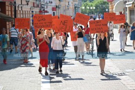 Protestna šetnja protiv femicida u Banjaluci: "Državo, stidi se" ...