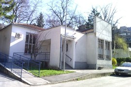 Kosta K. u školi u koju đaci ne idu