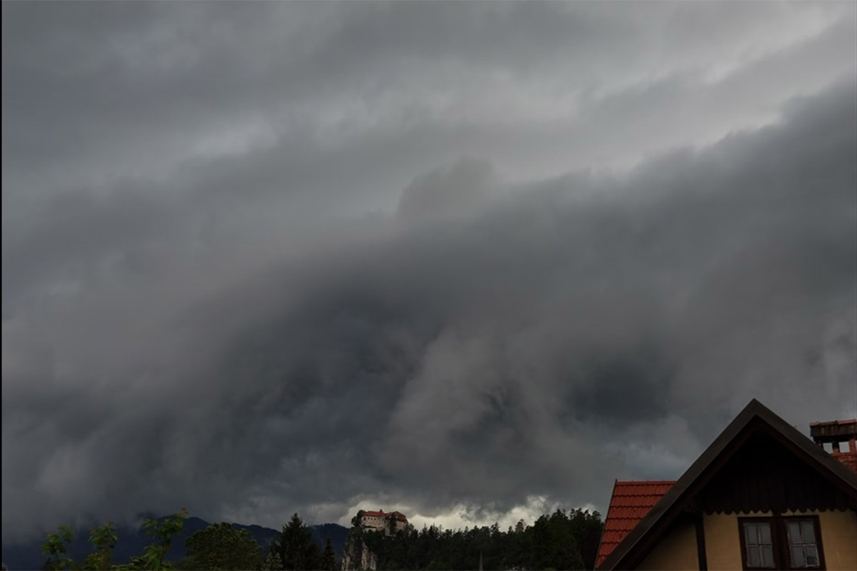 Nevrijeme protutnjalo Slovenijom, na udaru Hrvatska (FOTO/VIDEO)
