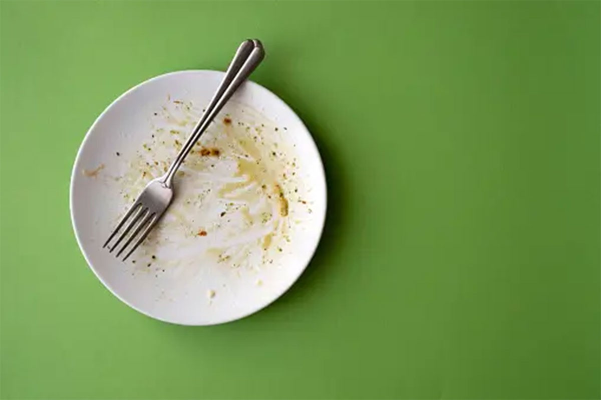 Restoran im dodatno naplatio prazan tanjir