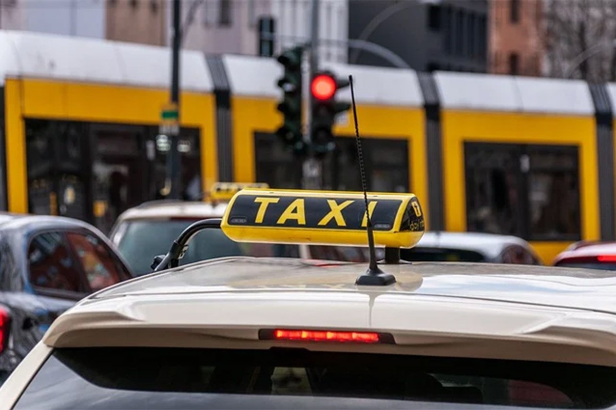 Svađa turiste i taksiste na Jadranu: Za vožnju od šest kilometara tražio 100 evra (VIDEO)