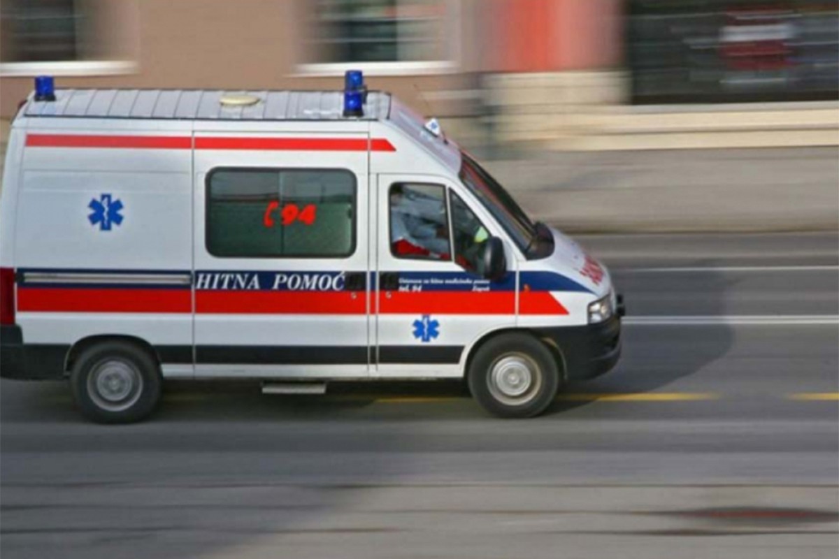 Porodila se u kolima Hitne pomoći