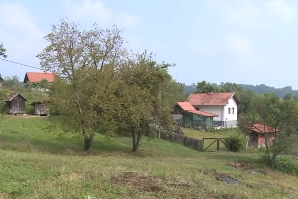 Uhapšen osumnjičeni za napad na srpsku povratnicu u selu kod Lukavca