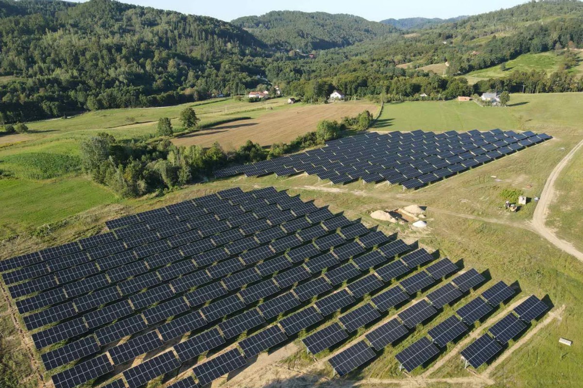 Na području sela Kruhari niče solarna elektrana