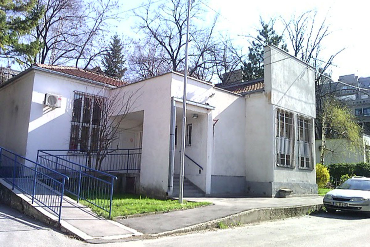 Kosta K. u školi u koju đaci ne idu