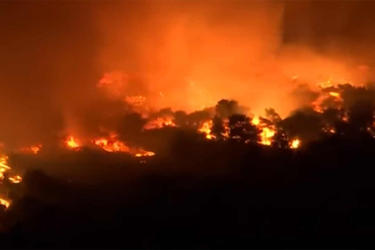 Požari u Grčkoj na četiri glavna fronta, izgorjelo više od 400.000 hektara zemlje (VIDEO)