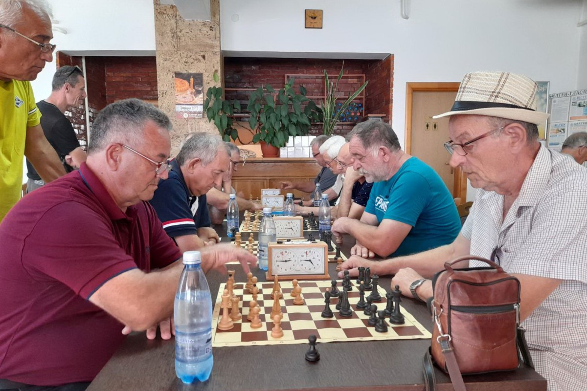 Najstarije Dobojlije iz kuće nose ljubav prema šahu