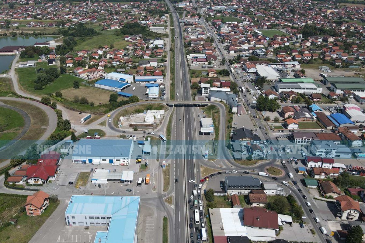 Saobraćajni kolaps zbog teškog udesa na brzoj cesti Banjaluka-Laktaši (VIDEO)