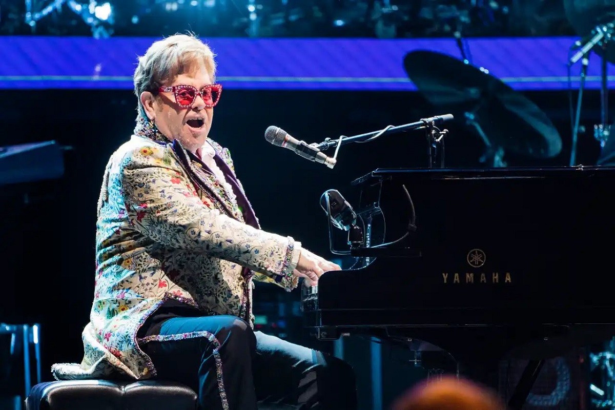 Elton Džon noćas bio u bolnici