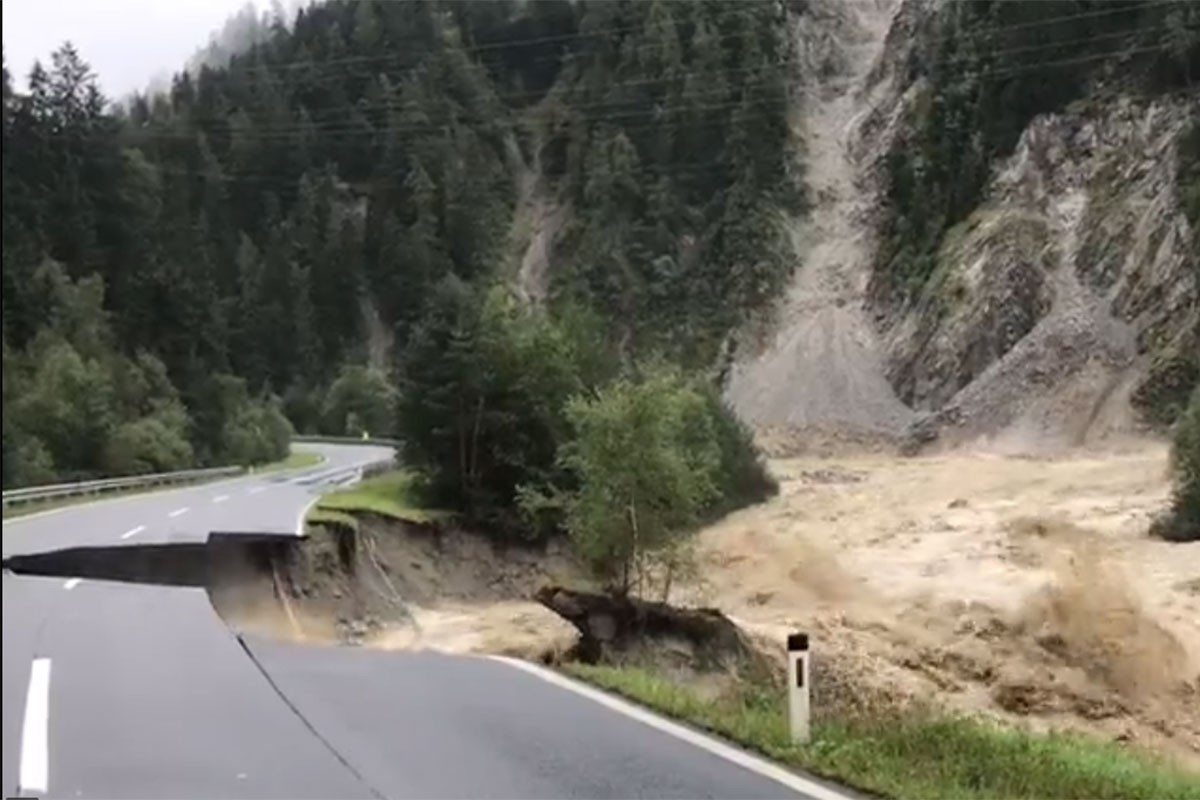 Dramatično u Austriji, oglasile se sirene: Građani da ostanu u kućama