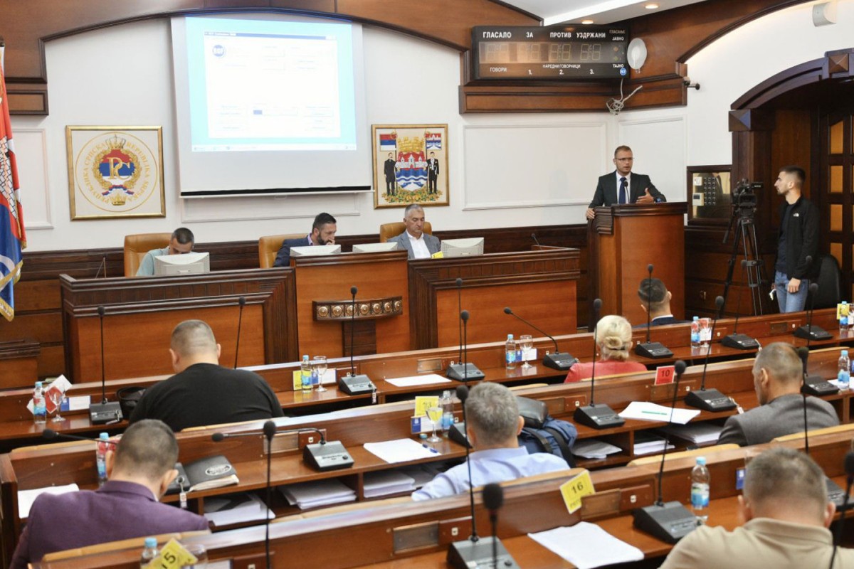 Saša Lazić: Nekada treba udariti šakom od sto