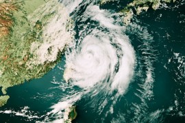 Evakuisano gotovo 8.000 ljudi
