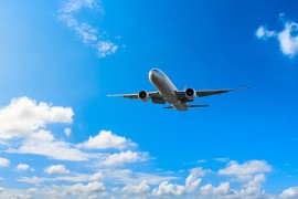 Avion prisilno sletio jer je putnik izazvao "biološku opasnost"