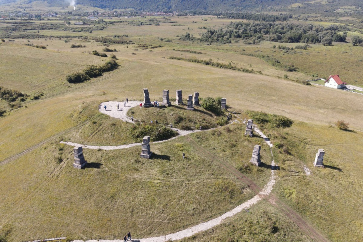 Garavice kod Bihaća: Tamna sjena nad pomenom za stradale Srbe