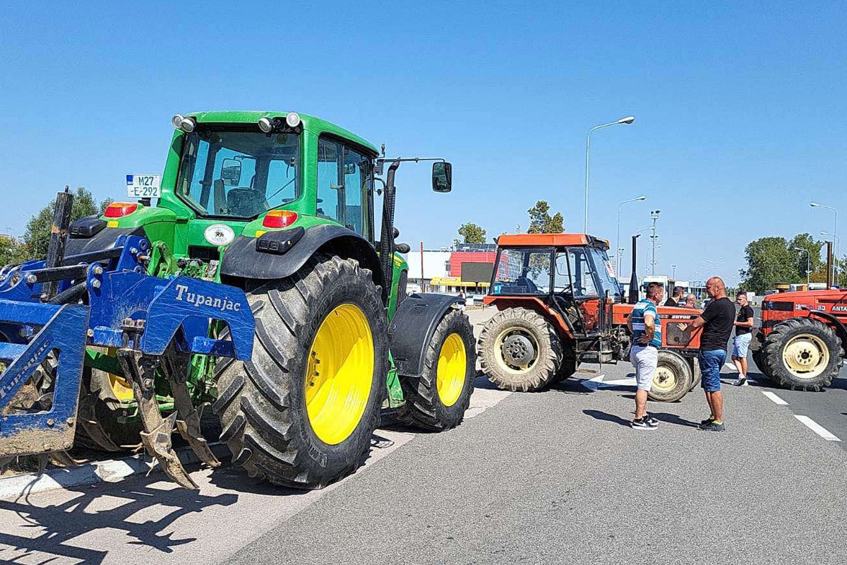 Poljoprivrednici blokirali granicu u Orašju, najavljuju blokadu i drugih prelaza