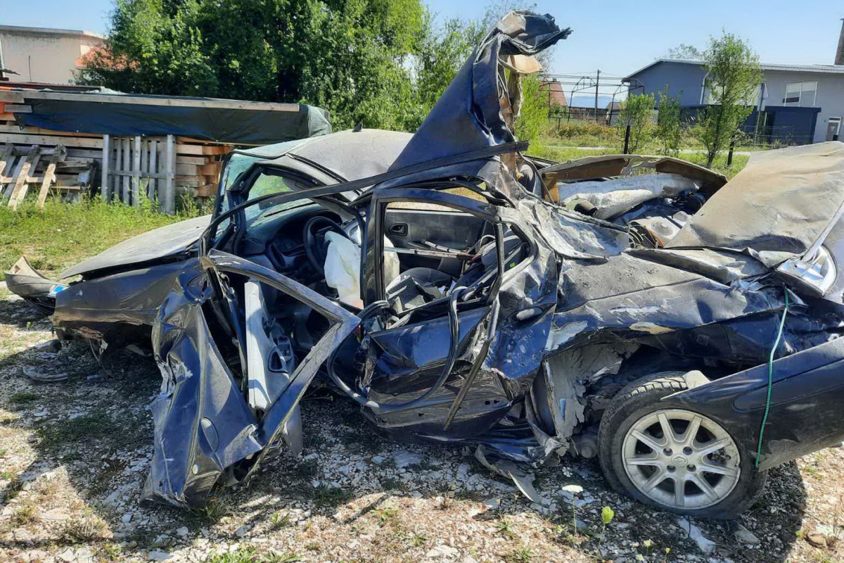 Sanjani o udesu: Prasak nas je istjerao van, vidjeli smo zgužvano auto