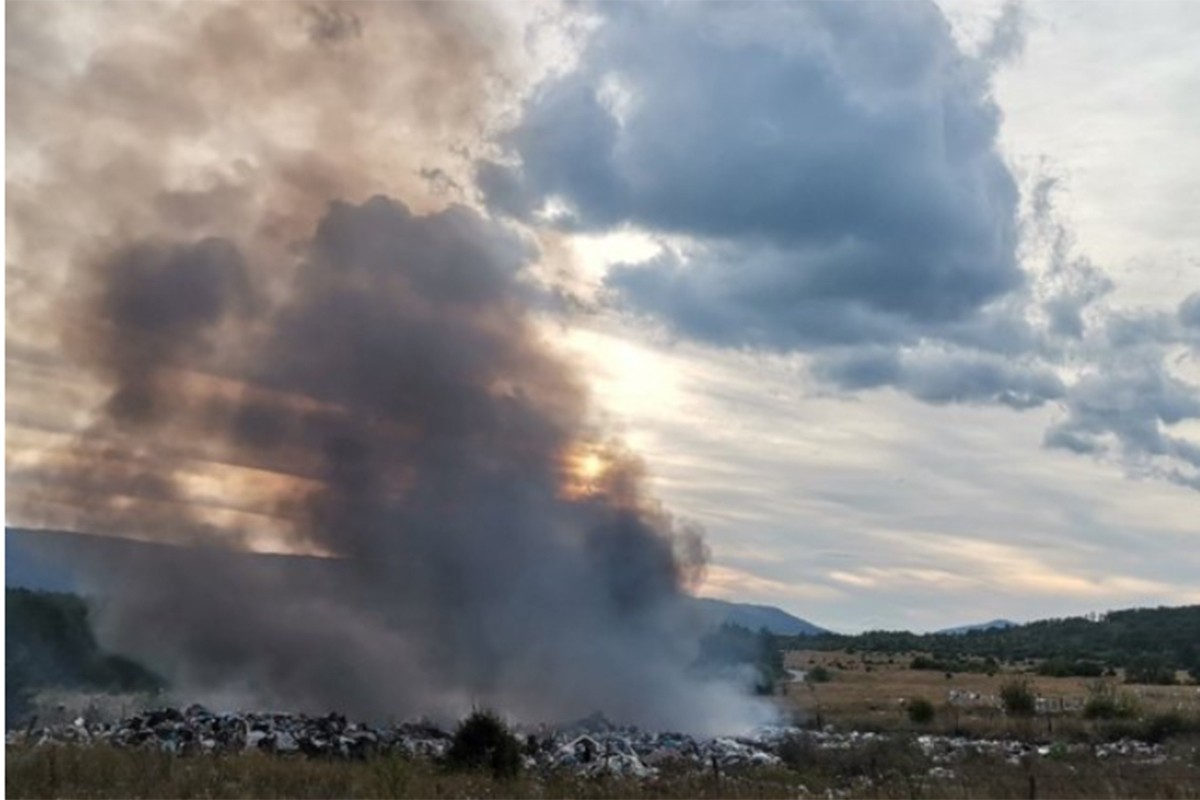 Deponija u Drvaru gori sedam dana