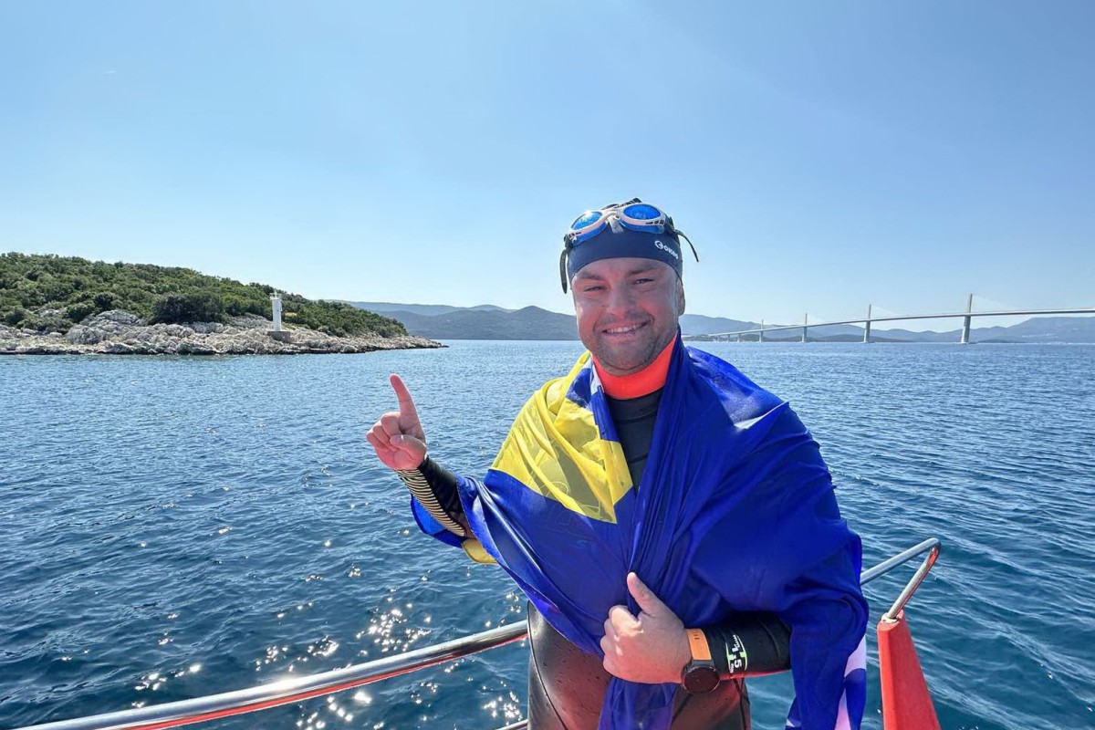 Preplivao Neumski zaliv i poslao poruku: "Natalitet je prioritet"