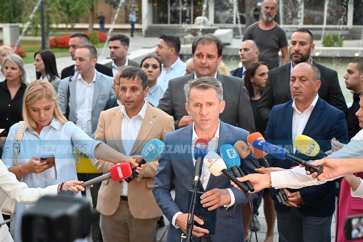 Šta je pokazala "Skupština na otvorenom" koju je organizovala opozicija