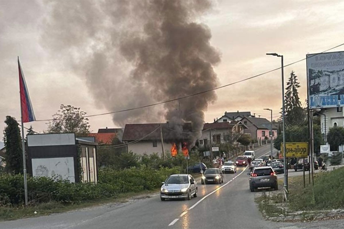 Izgorjelo prizemlje kuće u Prnjavoru