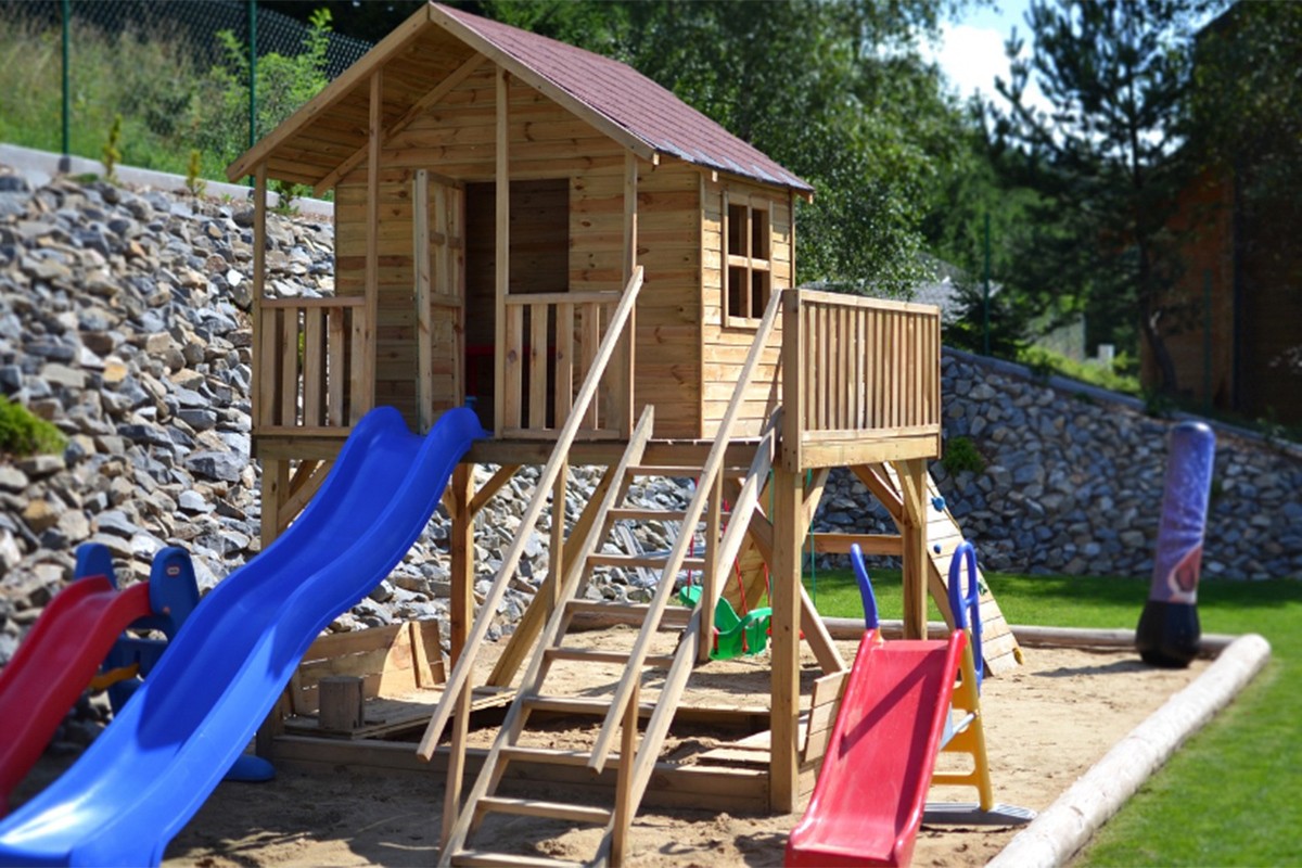 Tuča na igralištu osnovne škole u Banjaluci, dvoje povrijeđeno, jedan uhapšen