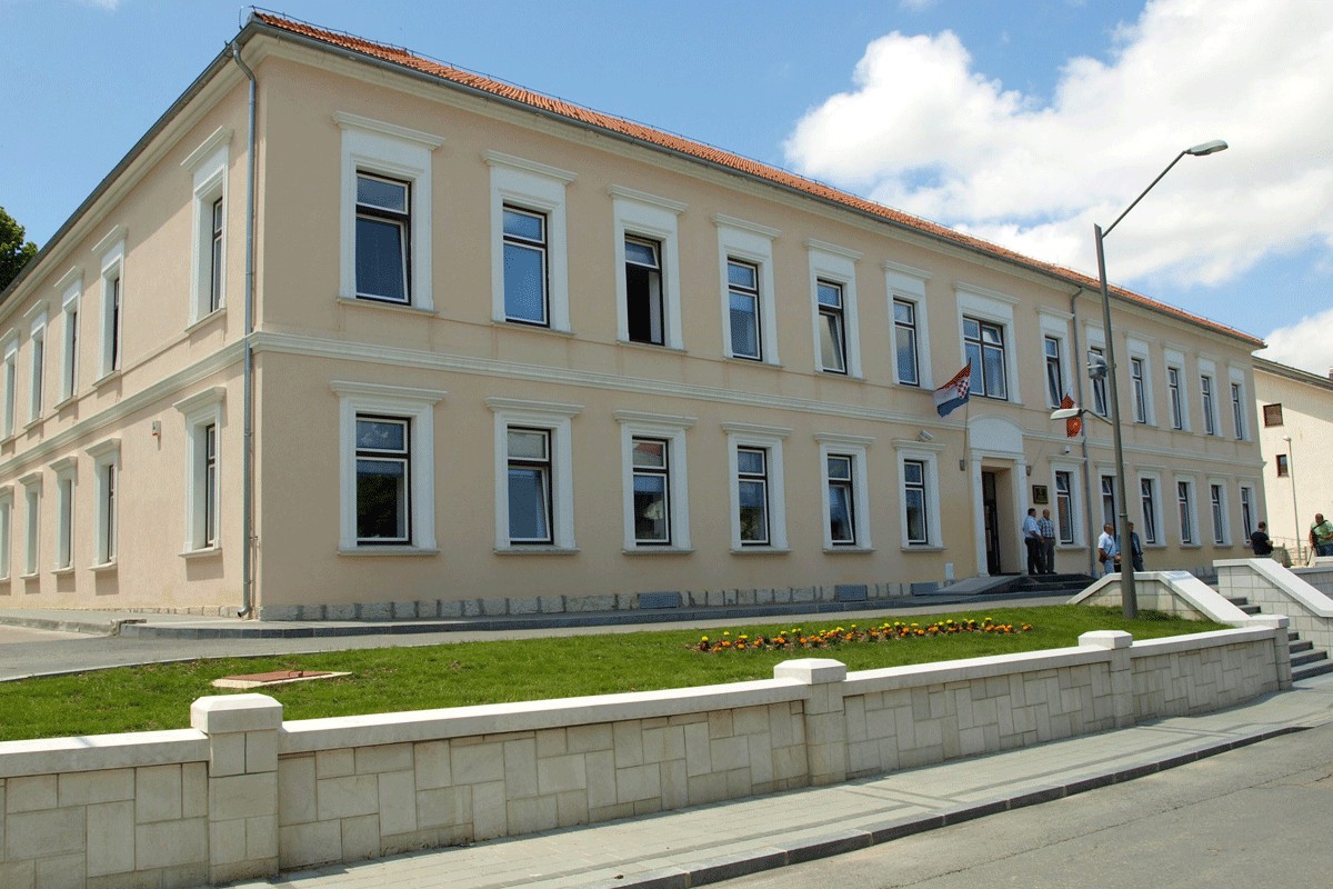 Osumnjičen da je ukrao BMW pa ga prodao
