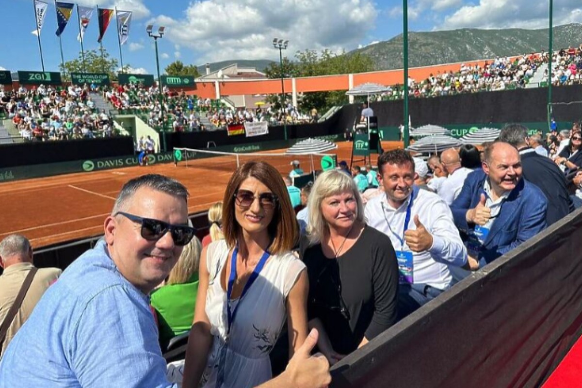 Istaknuti članovi HDZ-a zajedno sa Šmitom prate Davis cup u Mostaru
