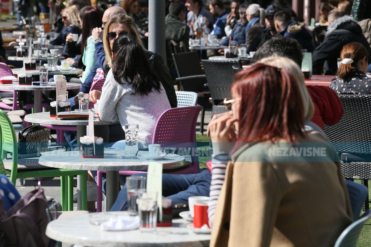 Kafići u Banjaluci nikad puniji, kafa nikad skuplja