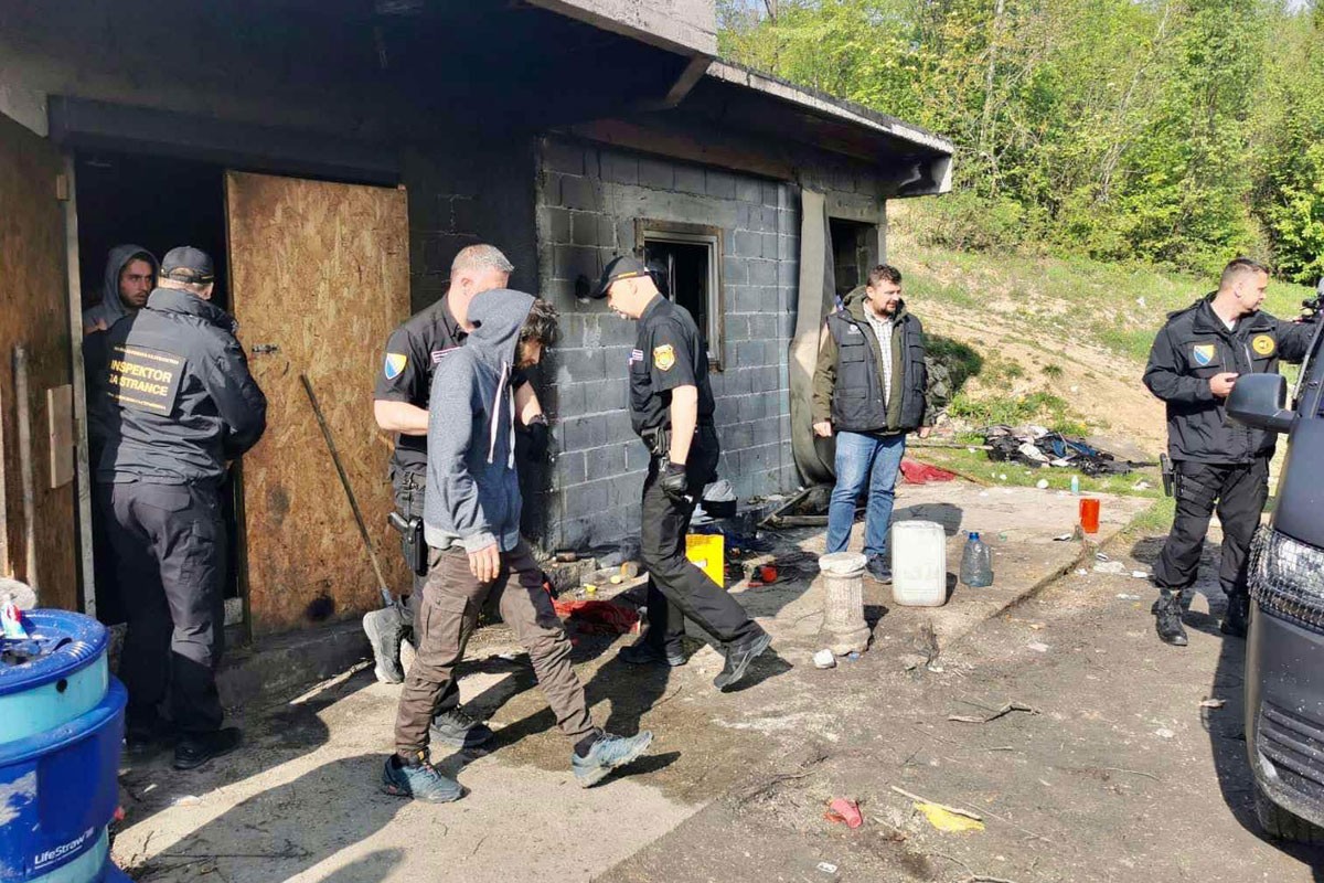 Privedena dva migranta, osumnjičeni za silovanje i provale