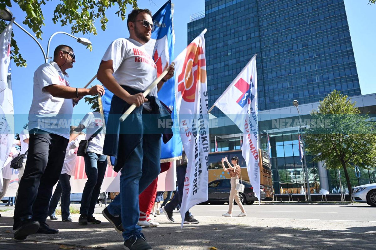 Završena protestna šetnja u Banjaluci: Masovniji protesti ukoliko se ne usvoje zahtjevi