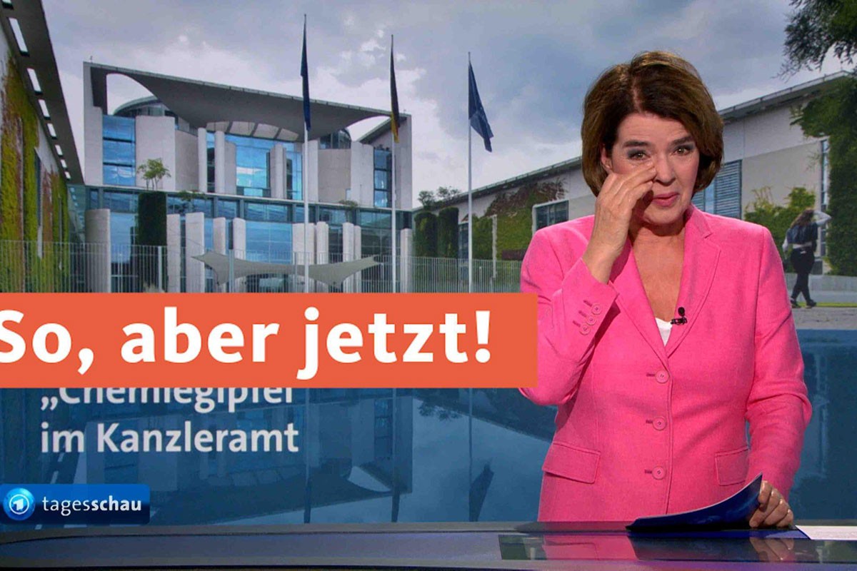 Voditeljka doživjela napad smijeha u živom programu (VIDEO)