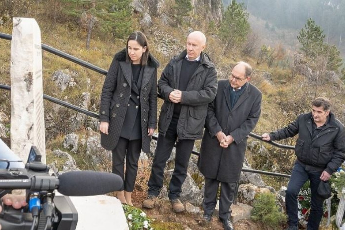 Šmit osudio skrnavljenje spomenika na Kazanima: Ustanimo protiv mržnje