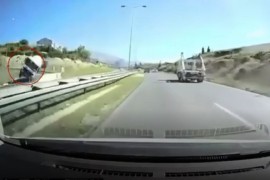 Pogledajte trenutak prevrtanja miksera za beton (VIDEO)