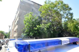 U pucnjavi ispred kluba ranjen muškarac