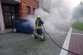 Zapalio se punto u Banjaluci, reagovali vatrogasci (FOTO)