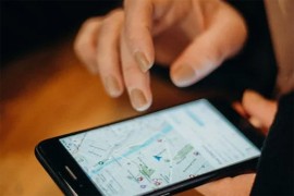 Pomoću Gugl mapa otkrila da je dečko vara (VIDEO)