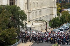 Demonstranti upali u Kapitol (VIDEO)