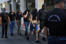 Nisu pronašli otiske uhapšenih Bed Blu Bojsa na noževima u Atini