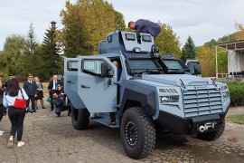 Policija TK nabavila moćne transportere: Ne može ih probiti ni metak ...